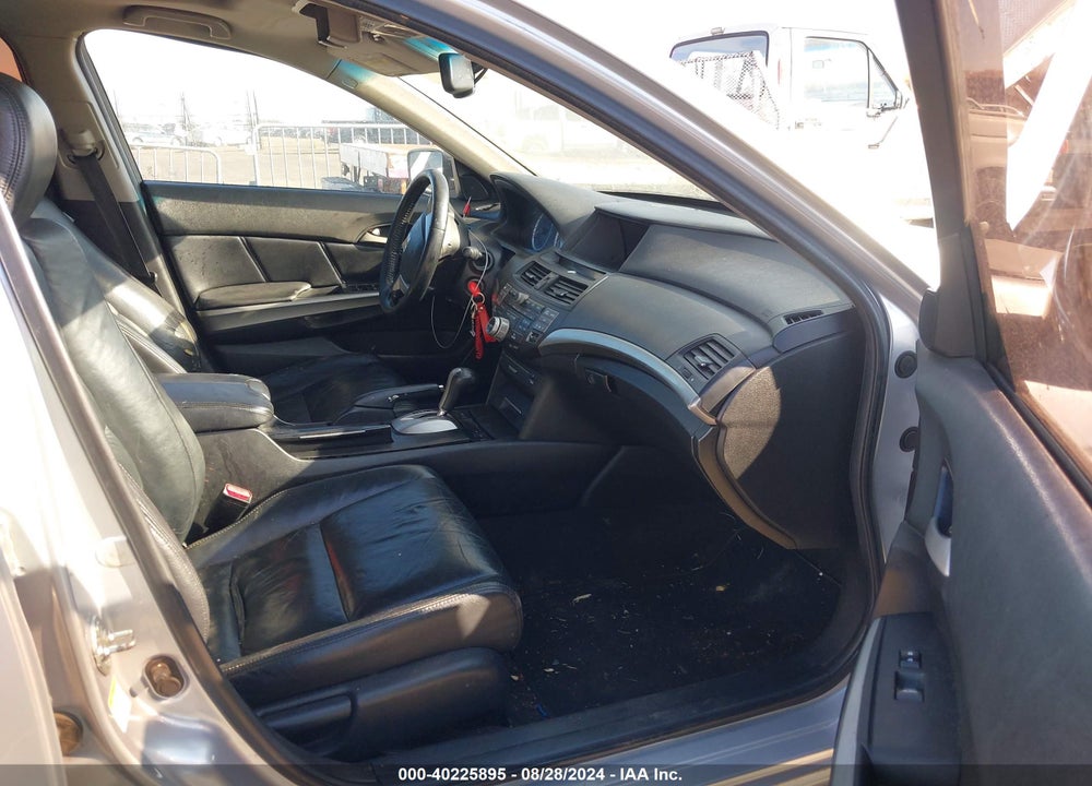 2009 HONDA ACCORD VIN: 1HGCP26879A076048