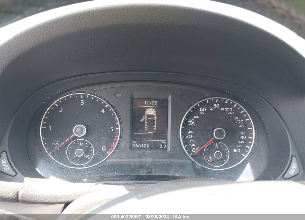 2015 VOLKSWAGEN PASSAT 2.0L TDI SE VIN: 1VWBV7A30FC044323