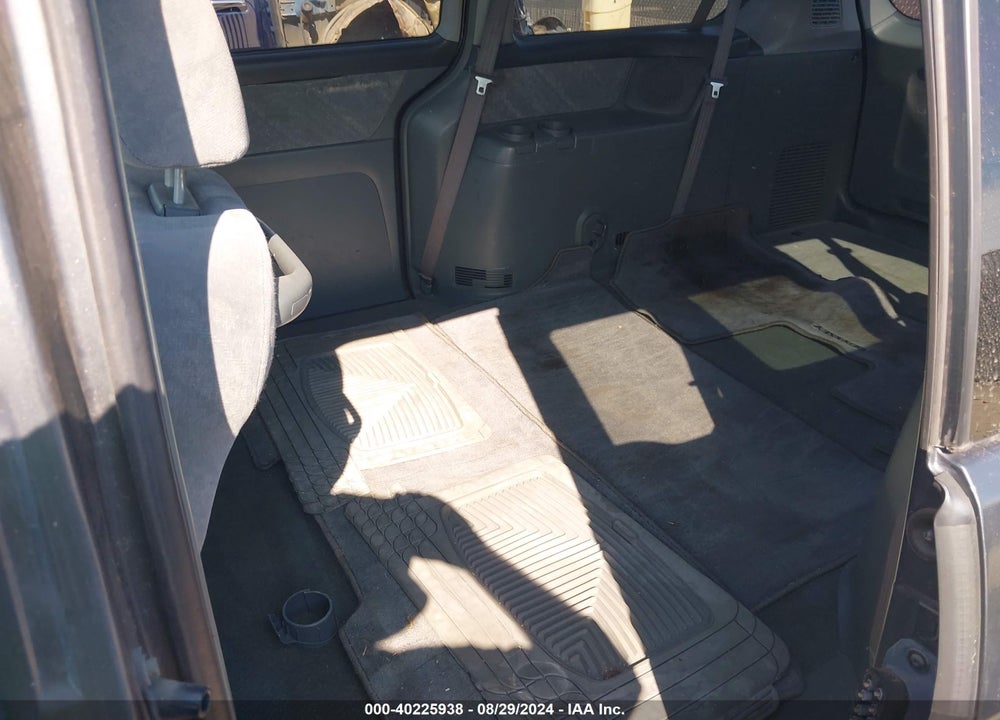 2004 HONDA ODYSSEY EX VIN: 2HKRL18644H500989