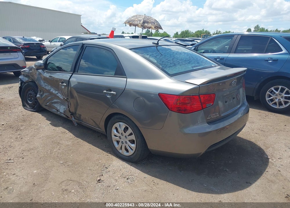 2011 KIA FORTE EX VIN: KNAFU4A20B5454533