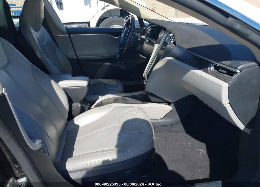 2014 TESLA MODEL S P85 VIN: 5YJSA1H13EFP61090