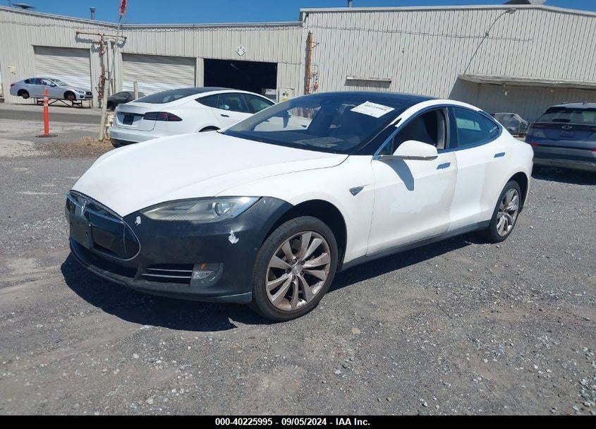 2014 TESLA MODEL S P85 VIN: 5YJSA1H13EFP61090