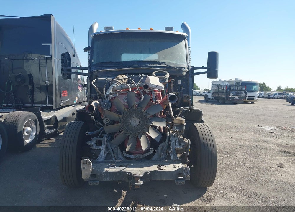 2015 KENWORTH T880 T880 VIN: 1XKZD49X2FJ454910