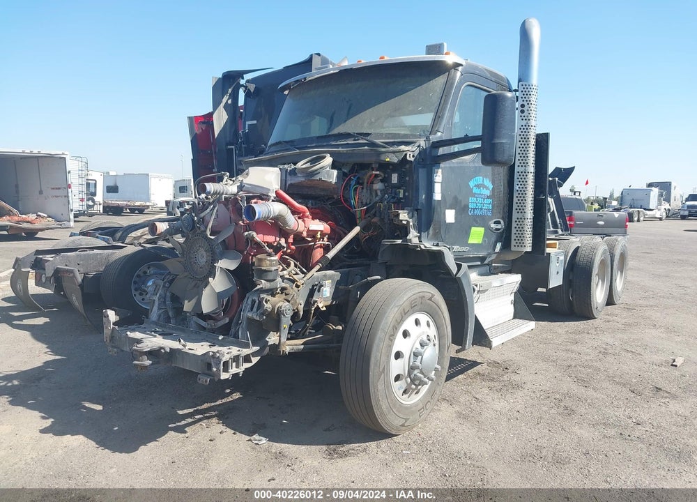 2015 KENWORTH T880 T880 VIN: 1XKZD49X2FJ454910
