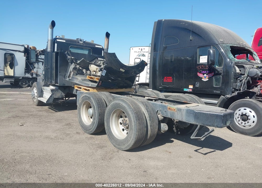 2015 KENWORTH T880 T880 VIN: 1XKZD49X2FJ454910