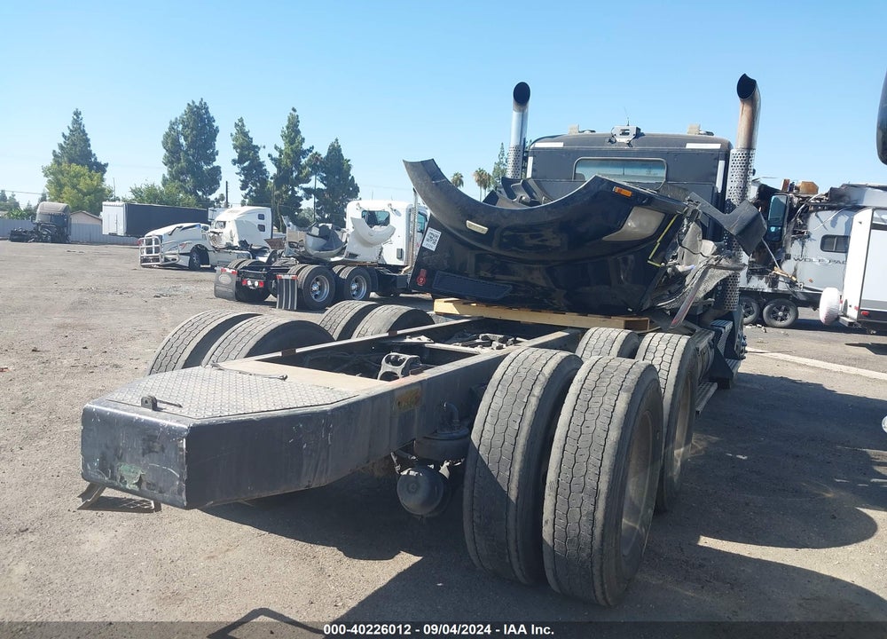 2015 KENWORTH T880 T880 VIN: 1XKZD49X2FJ454910