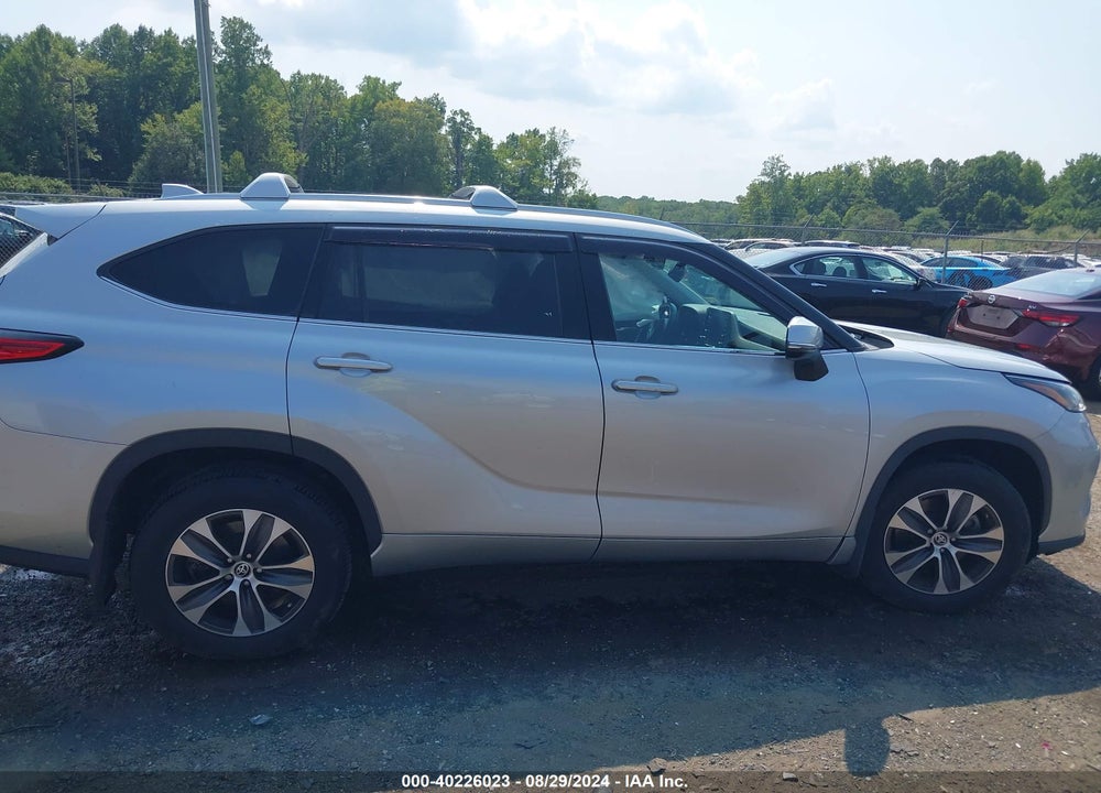 2021 TOYOTA HIGHLANDER XLE VIN: 5TDHZRBH7MS529416