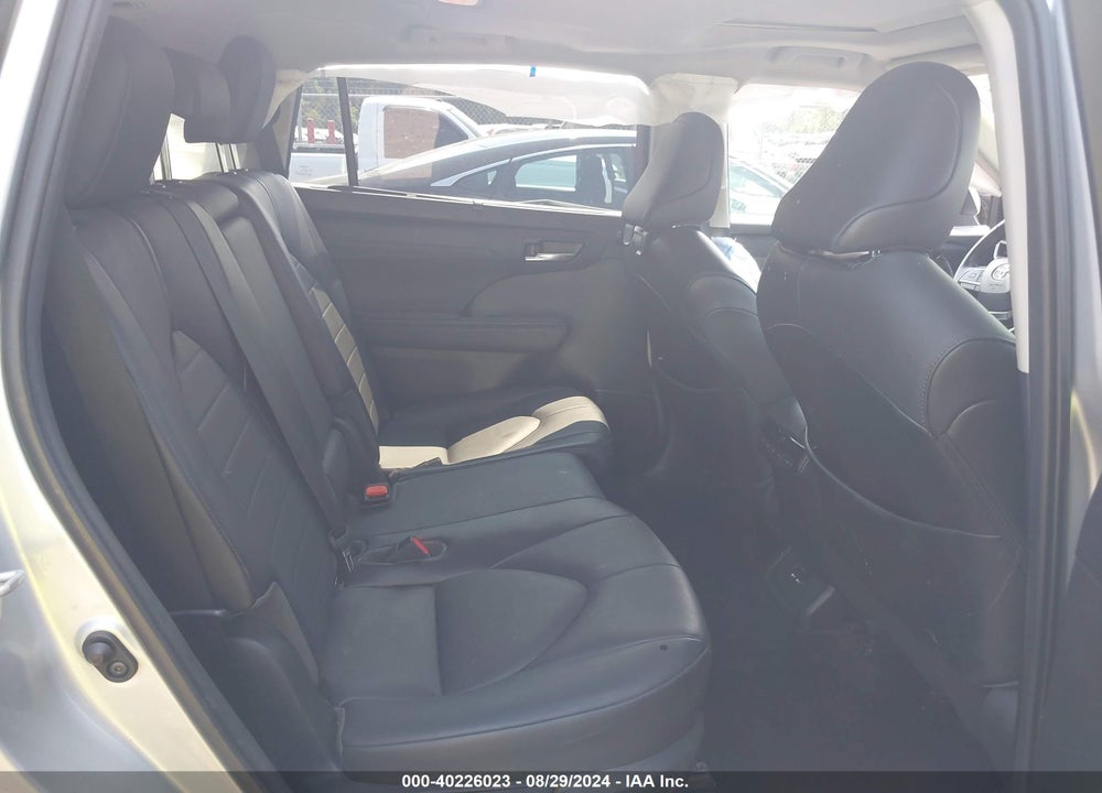 2021 TOYOTA HIGHLANDER XLE VIN: 5TDHZRBH7MS529416