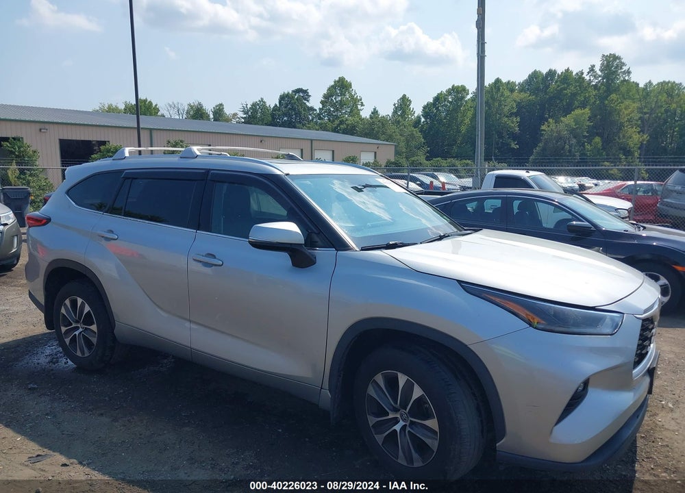 2021 TOYOTA HIGHLANDER XLE VIN: 5TDHZRBH7MS529416