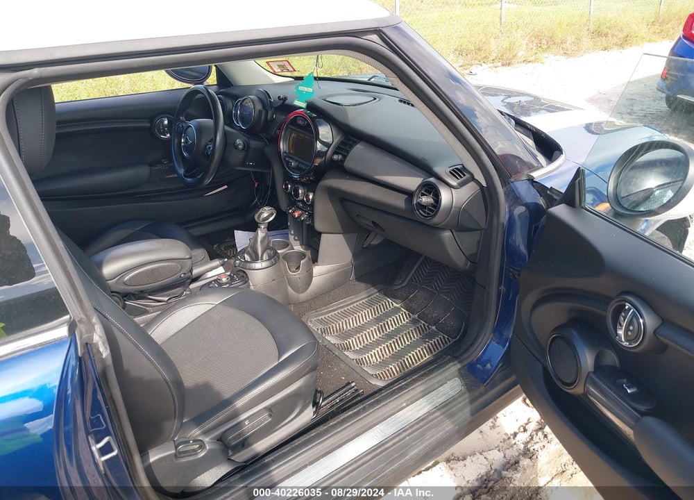 2015 MINI HARDTOP COOPER VIN: WMWXM5C51F3A60688