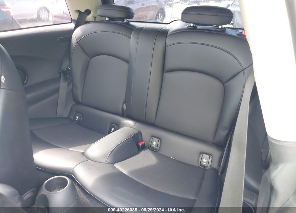 2015 MINI HARDTOP COOPER VIN: WMWXM5C51F3A60688