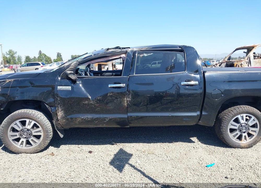 2018 TOYOTA TUNDRA PLATINUM 5.7L V8 VIN: 5TFAY5F17JX693667