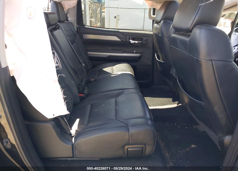 2018 TOYOTA TUNDRA PLATINUM 5.7L V8 VIN: 5TFAY5F17JX693667