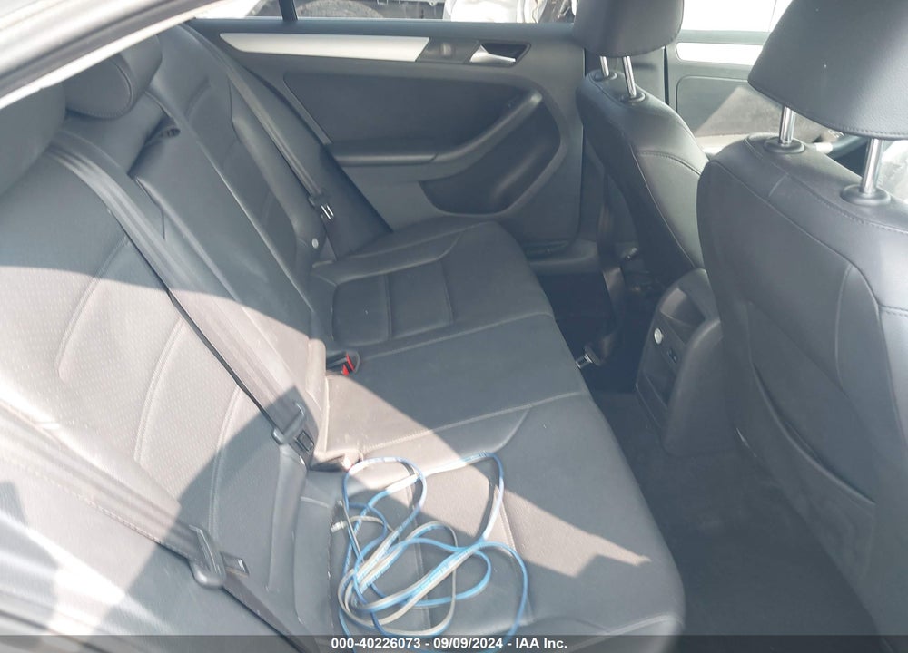 2014 VOLKSWAGEN JETTA 1.8T SE VIN: 3VWD07AJ1EM209296