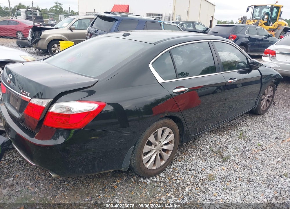 2015 HONDA ACCORD EX-L VIN: 1HGCR2F84FA147695