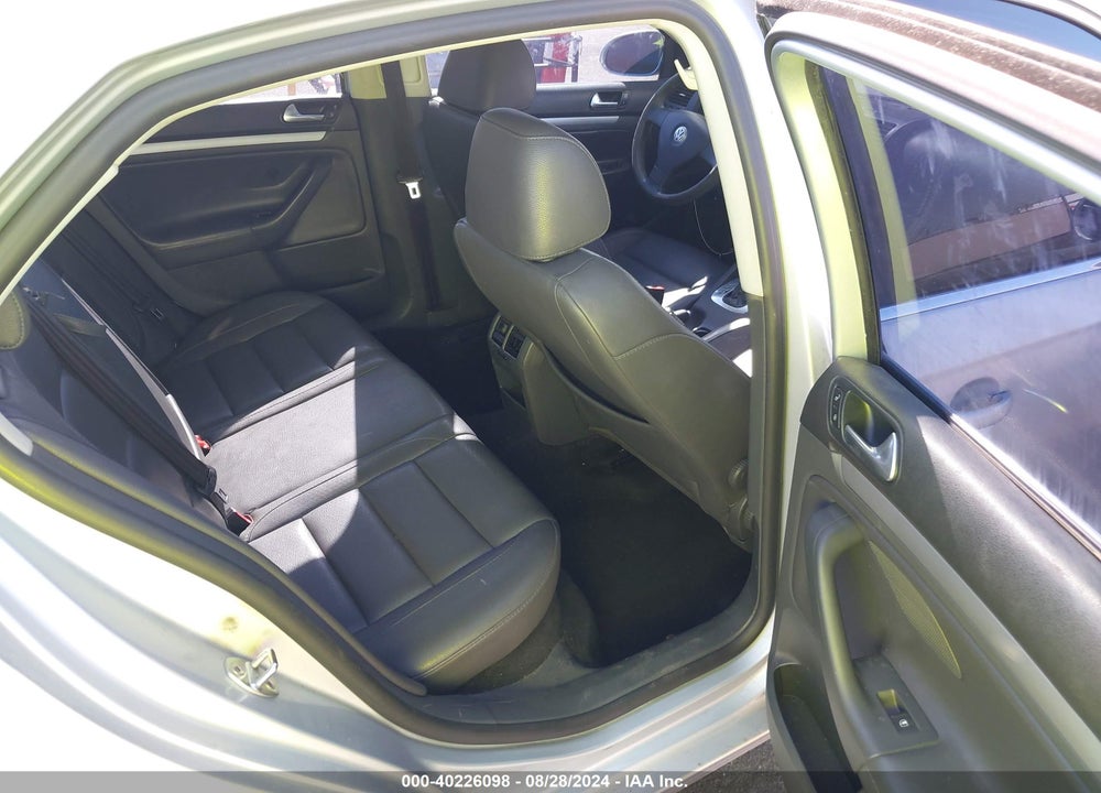 2007 VOLKSWAGEN JETTA VIN: 3VWEF71K77M072489