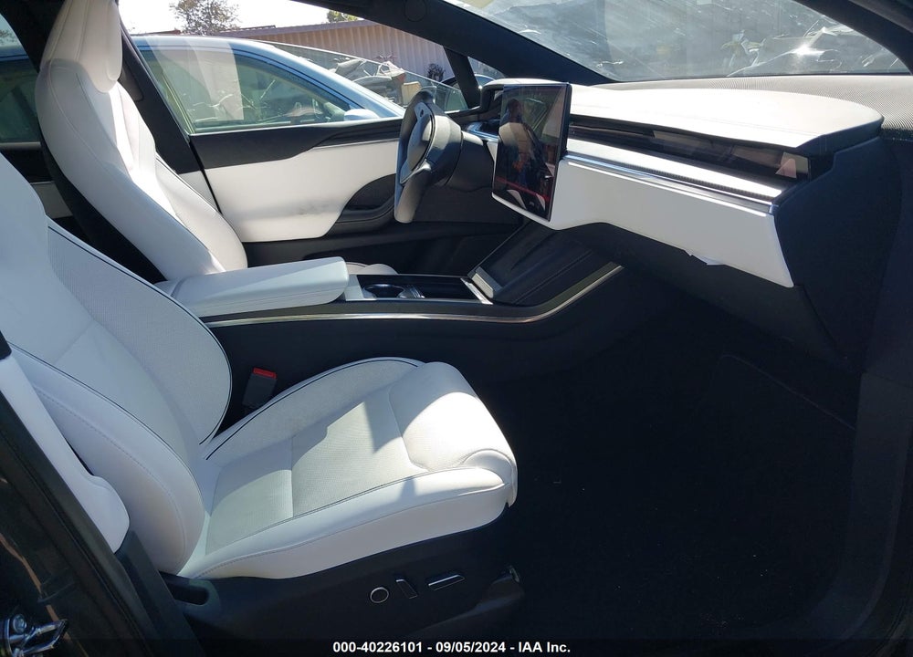 2023 TESLA MODEL X PLAID TRI MOTOR ALL-WHEEL DRIVE VIN: 7SAXCBE61PF388871