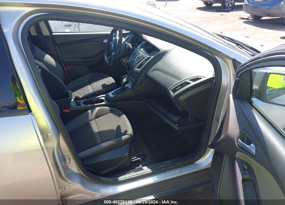 2014 FORD FOCUS SE VIN: 1FADP3K29EL184329