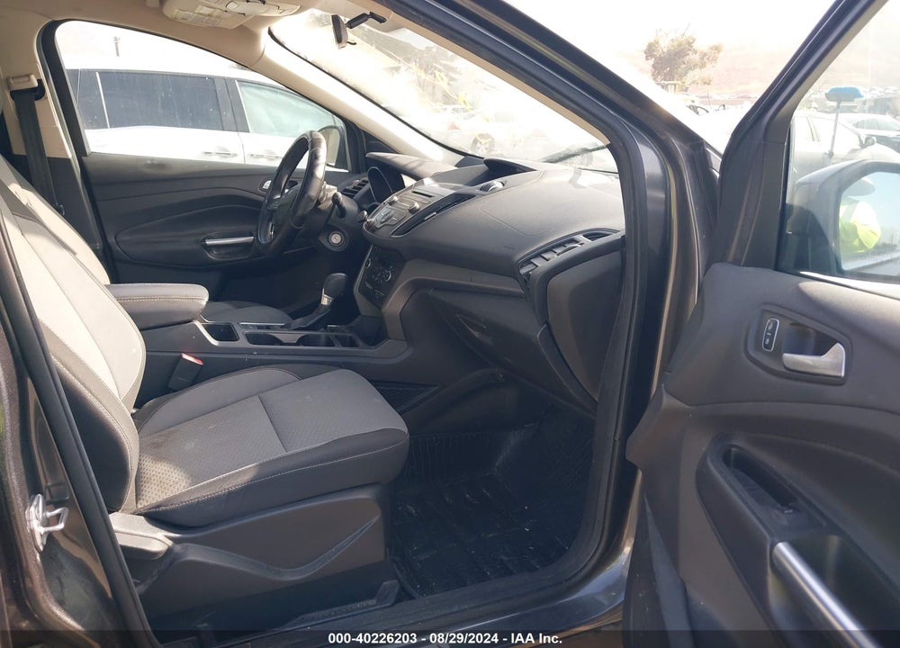 2017 FORD ESCAPE SE VIN: 1FMCU0G99HUA51695
