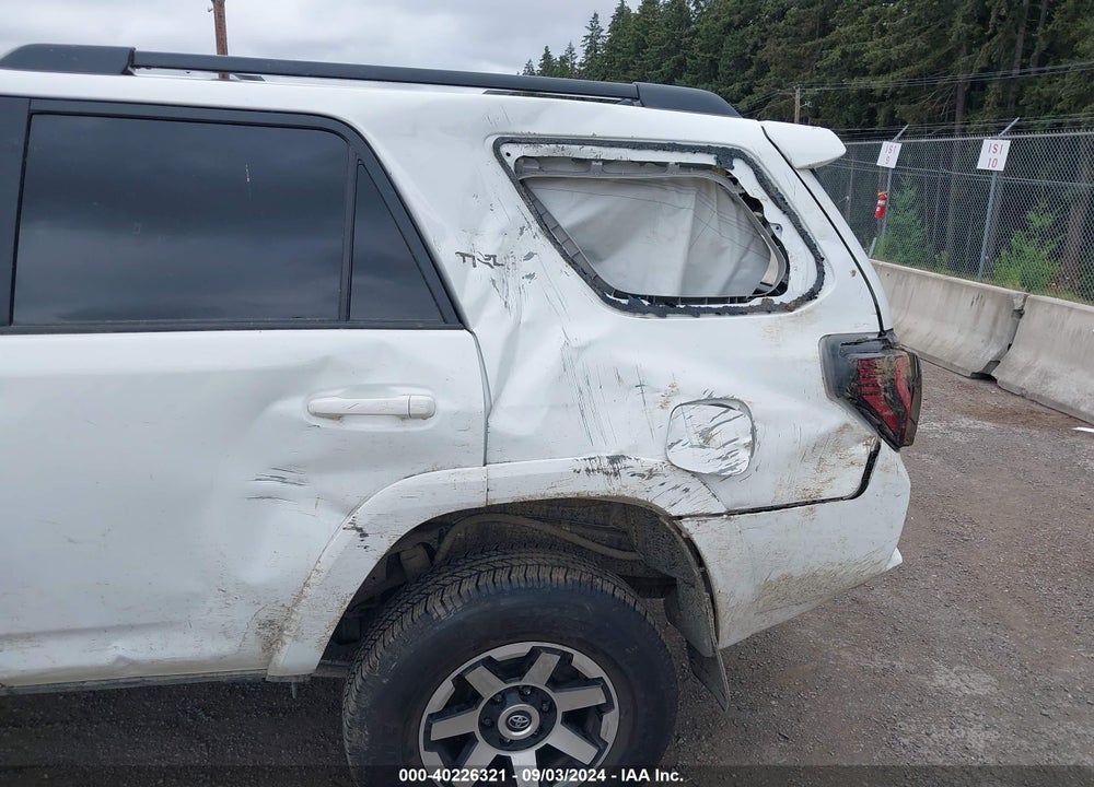 2022 TOYOTA 4RUNNER TRD OFF ROAD PREMIUM VIN: JTERU5JR0N6077974