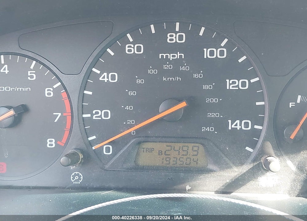 2000 HONDA ACCORD 2.3 SE VIN: JHMCG5675YC005049