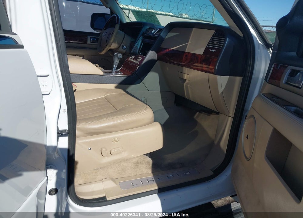 2006 LINCOLN NAVIGATOR LUXURY/ULTIMATE VIN: 5LMFU27596LJ29785