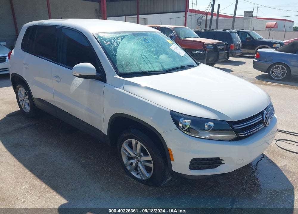 2013 VOLKSWAGEN TIGUAN S VIN: WVGAV7AX3DW553072