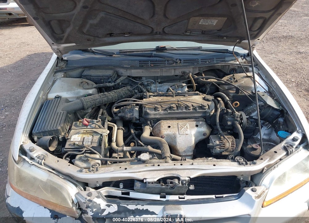 1998 HONDA ACCORD LX VIN: 1HGCG5649WA099583