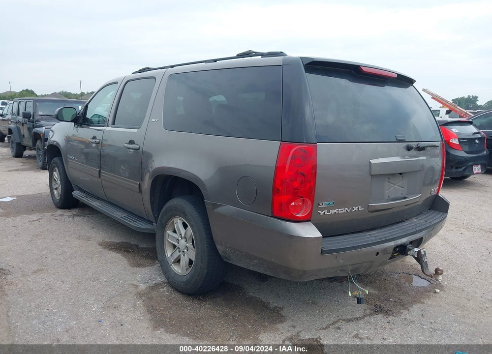 2011 GMC YUKON XL 1500 SLT VIN: 1GKS2KE32BR265992