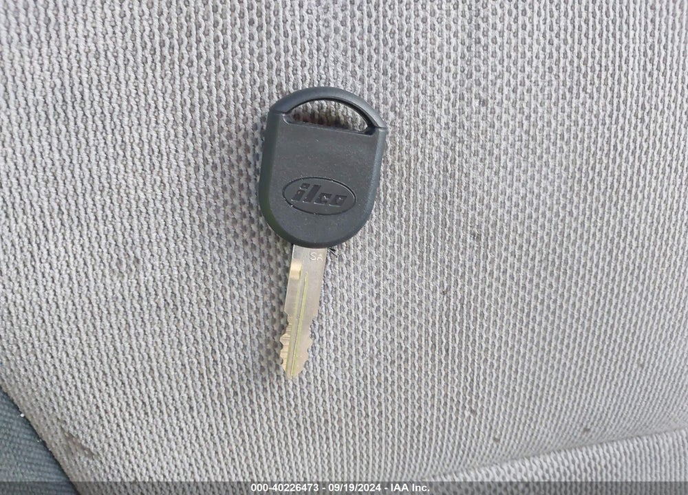 2002 FORD TAURUS SES VIN: 1FAFP55S42G269339