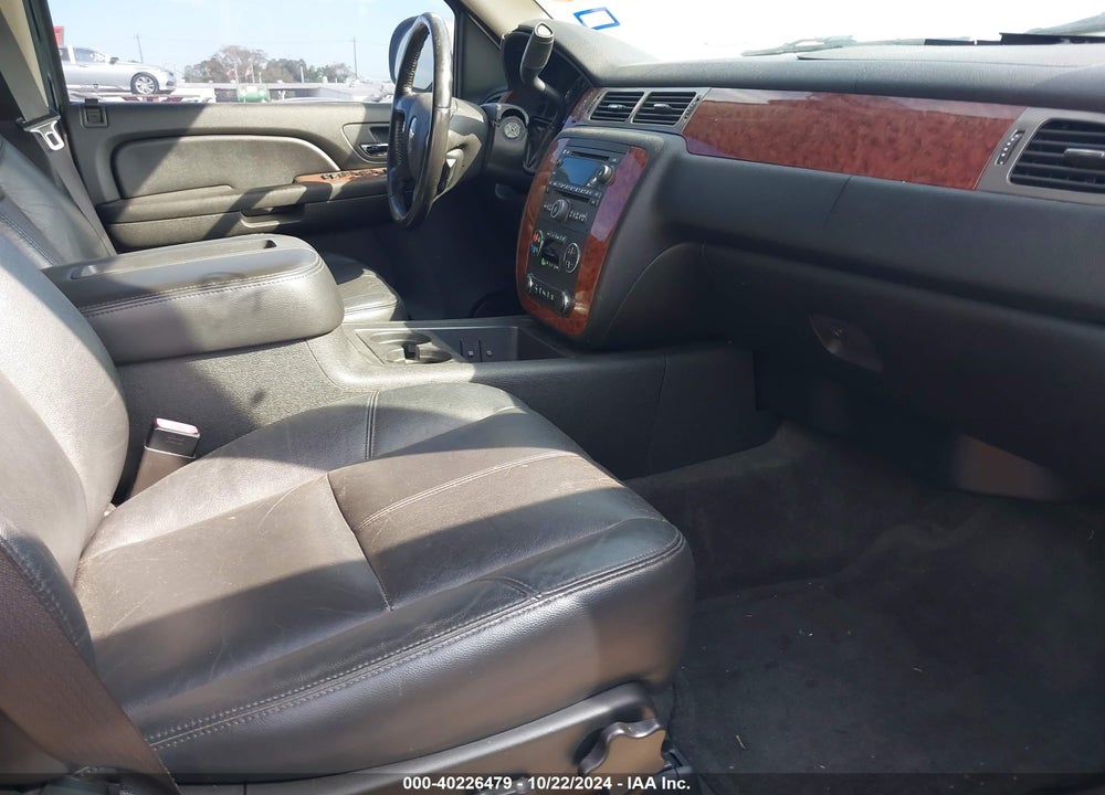2008 CHEVROLET SUBURBAN 1500 LT VIN: 3GNFC16078G193471
