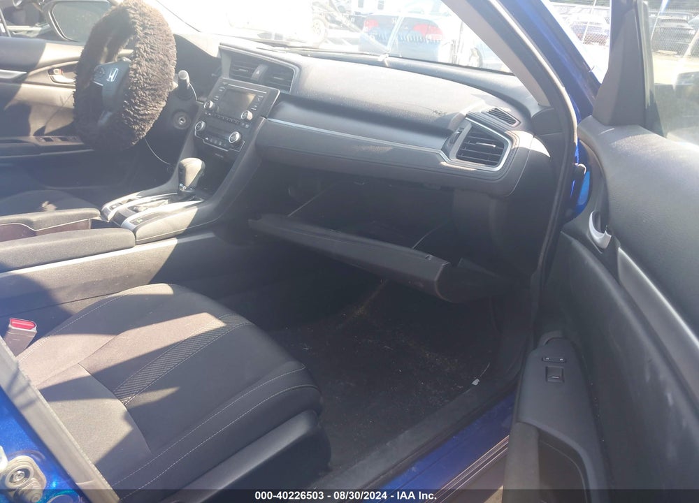2018 HONDA CIVIC LX VIN: 2HGFC2F53JH581329