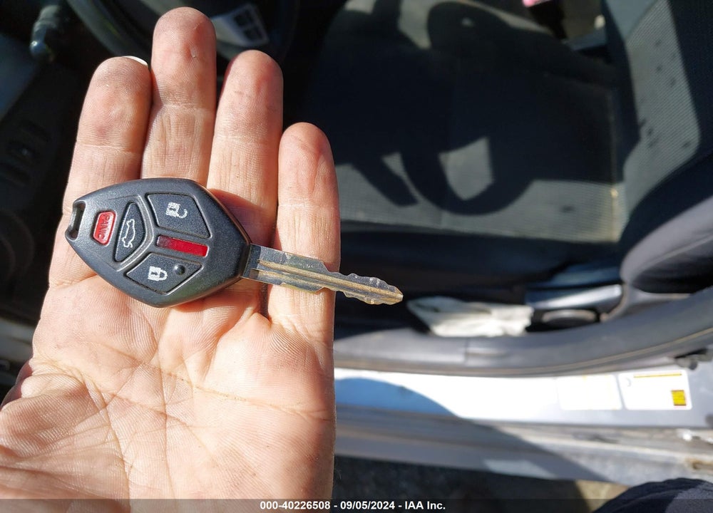 2011 MITSUBISHI LANCER ES VIN: JA32U2FU5BU043424
