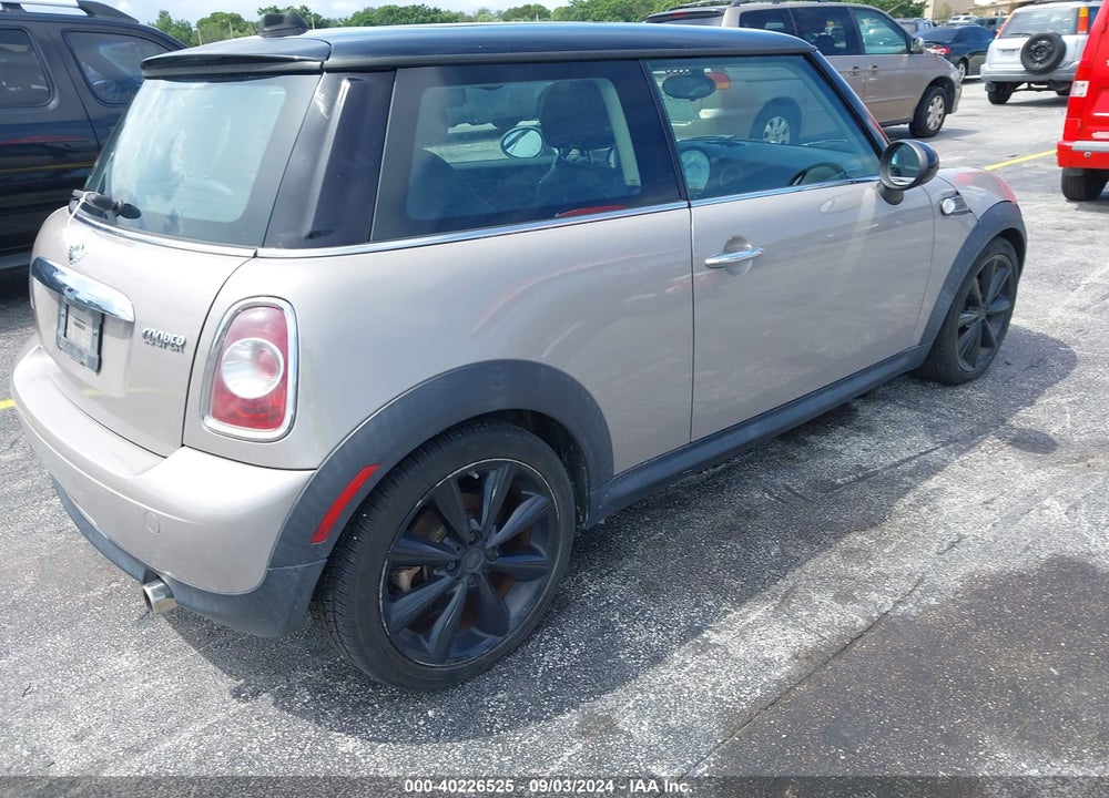 2013 MINI HARDTOP COOPER VIN: WMWSU3C53DT370155