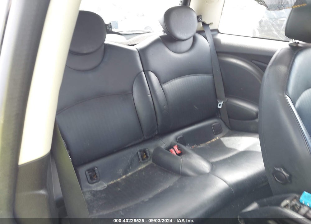 2013 MINI HARDTOP COOPER VIN: WMWSU3C53DT370155