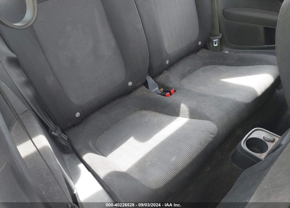 2016 VOLKSWAGEN BEETLE 1.8T S VIN: 3VWF07AT1GM634708