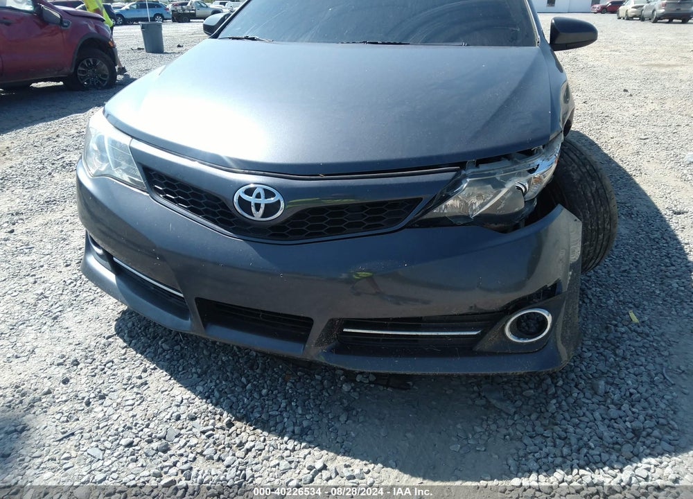 2013 TOYOTA CAMRY SE VIN: 4T1BF1FK0DU642833