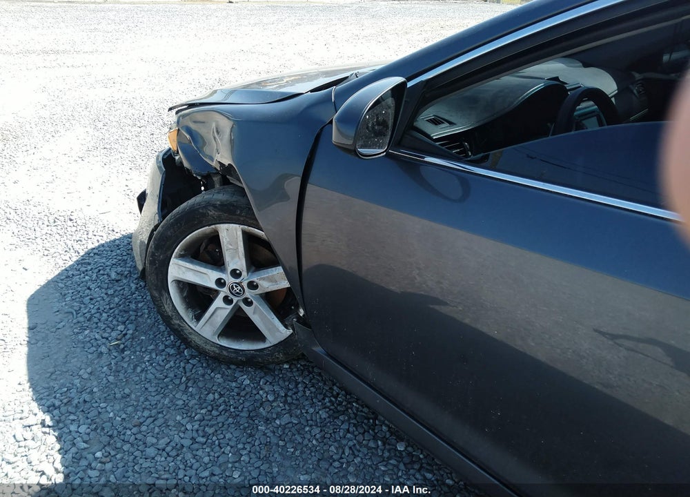 2013 TOYOTA CAMRY SE VIN: 4T1BF1FK0DU642833