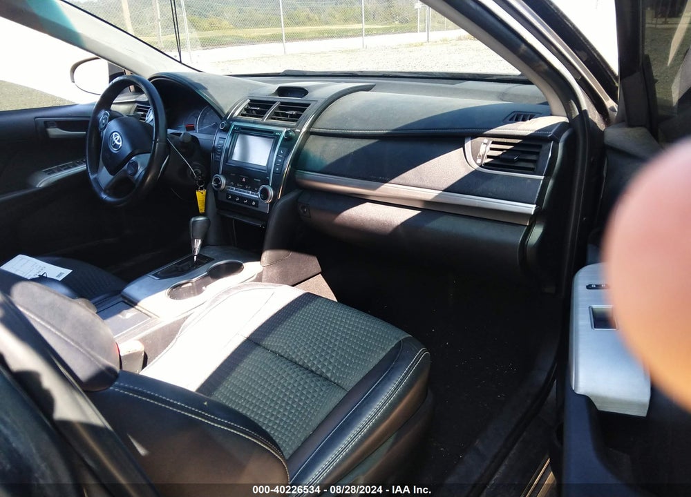 2013 TOYOTA CAMRY SE VIN: 4T1BF1FK0DU642833