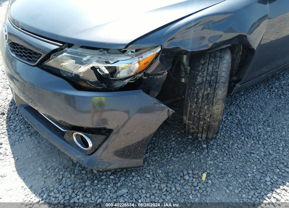2013 TOYOTA CAMRY SE VIN: 4T1BF1FK0DU642833