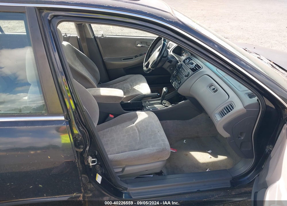 2001 HONDA ACCORD 2.3 EX VIN: 1HGCG56671A085062