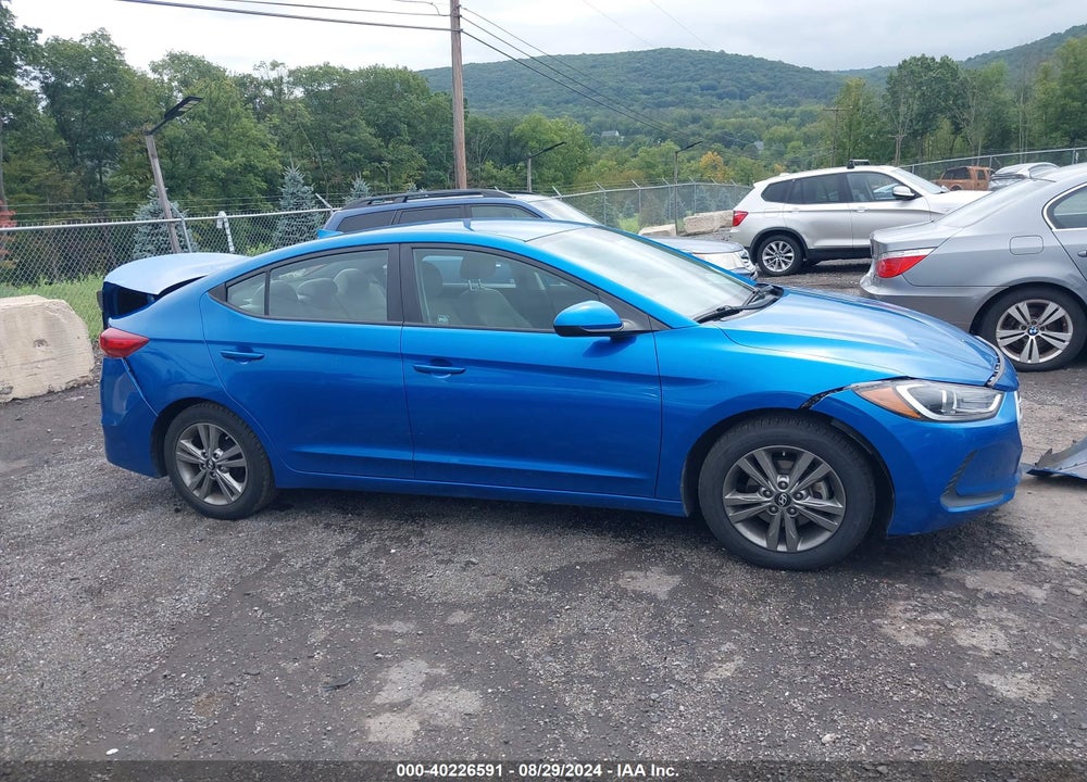 2017 HYUNDAI ELANTRA SE VIN: 5NPD84LF7HH162059