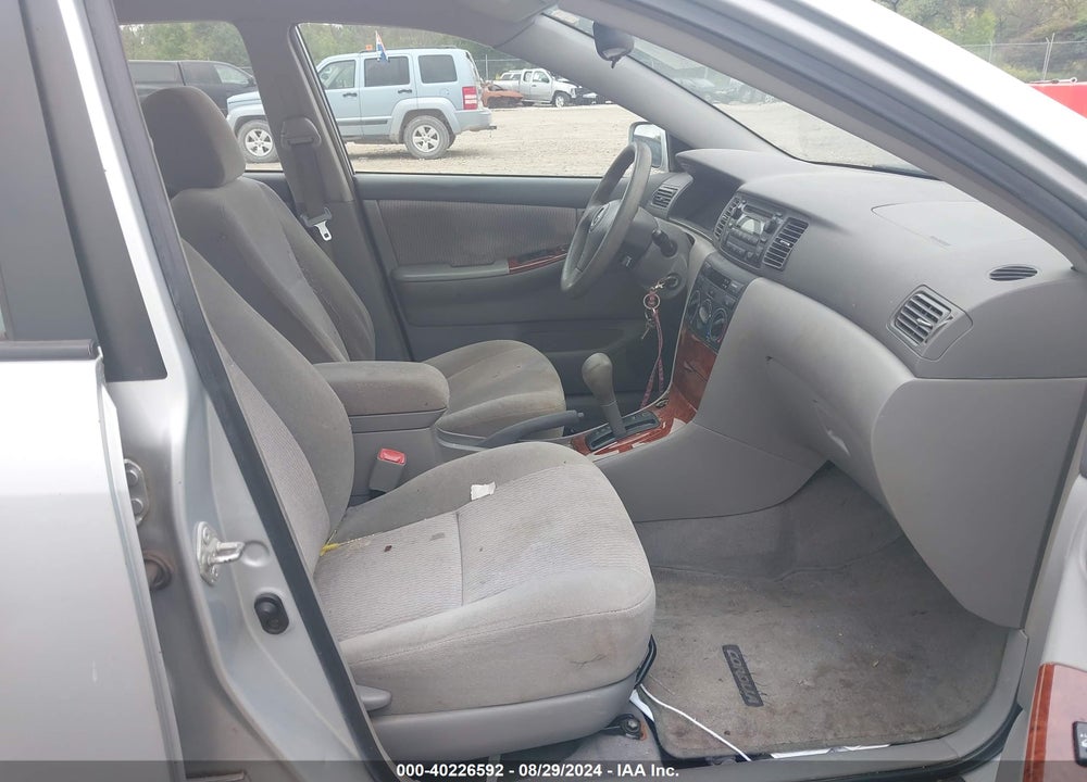 2007 TOYOTA COROLLA LE VIN: 1NXBR32E17Z764883