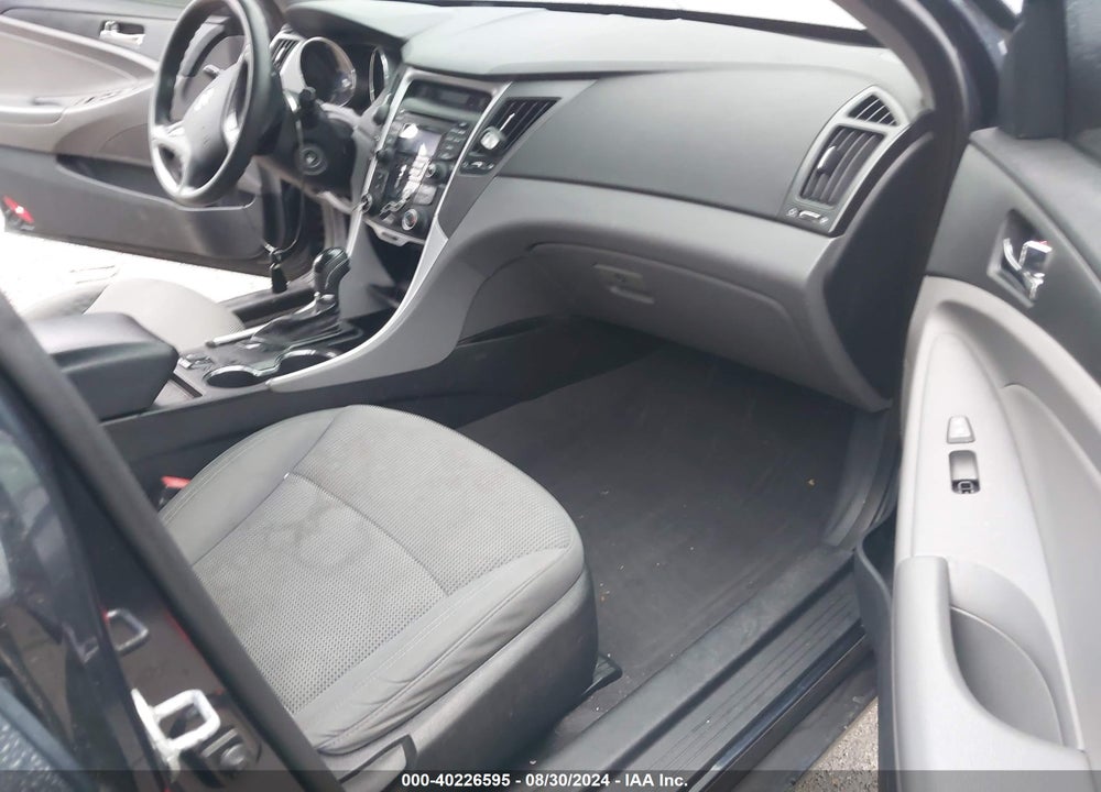 2013 HYUNDAI SONATA VIN: 5NPEB4AC6DH730147