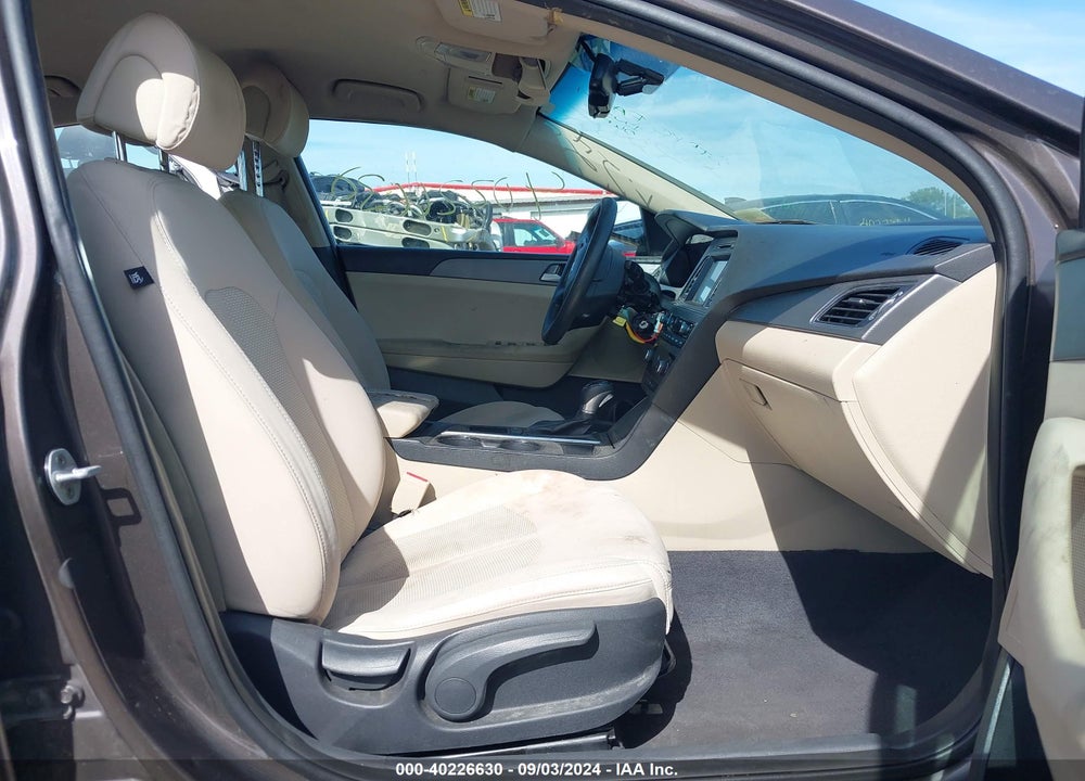 2016 HYUNDAI SONATA SE VIN: 5NPE24AF2GH385004
