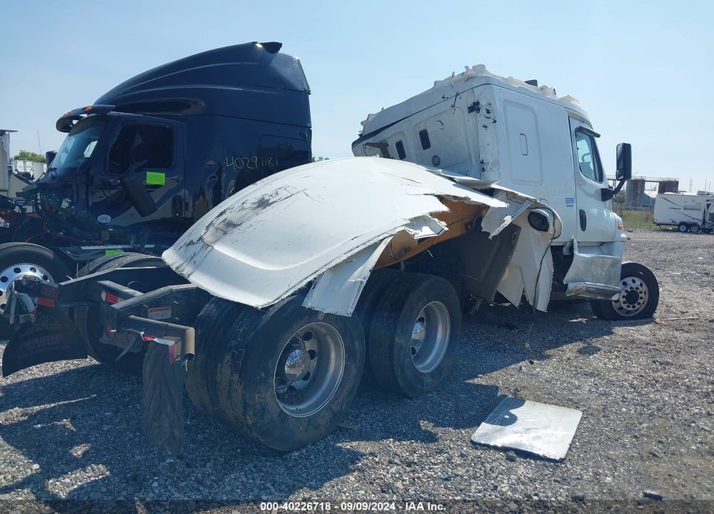 2016 FREIGHTLINER CASCADIA 125 VIN: 3AKJGLDR8GSGW7580