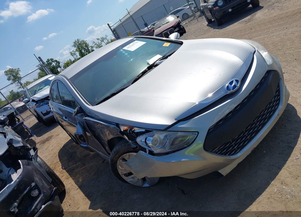 2013 HYUNDAI SONATA HYBRID VIN: KMHEC4A40DA085357