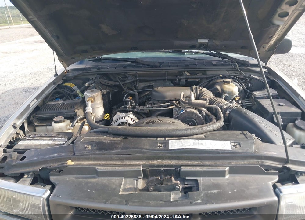 2000 CHEVROLET S-10 LS VIN: 1GCDT14W6YK159750