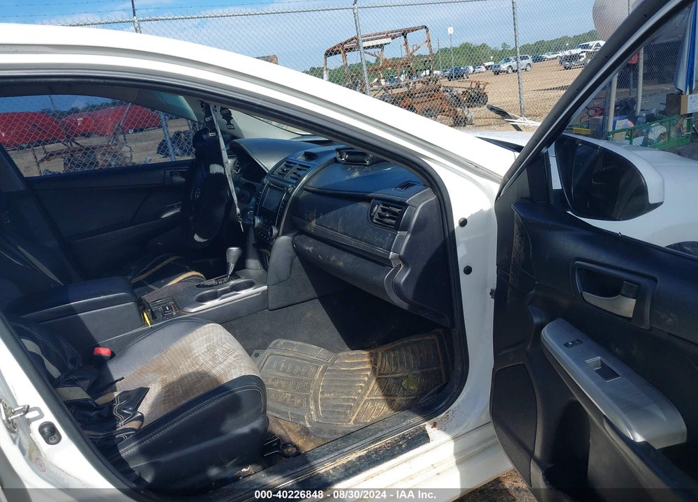2014 TOYOTA CAMRY SE VIN: 4T1BF1FK4EU812242
