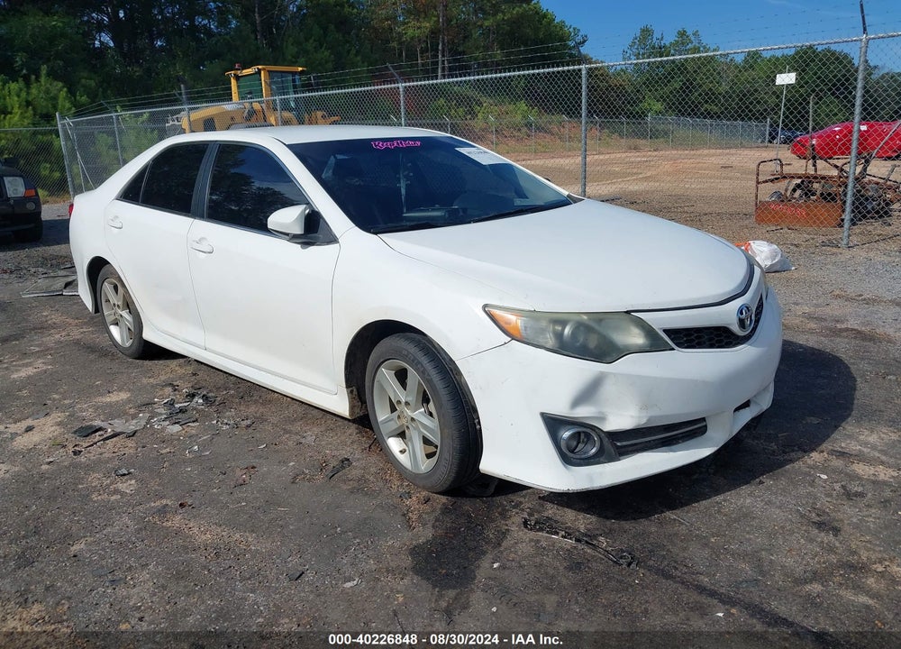 2014 TOYOTA CAMRY SE VIN: 4T1BF1FK4EU812242